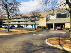 Motel 6-Columbus, OH - Quarter Horse